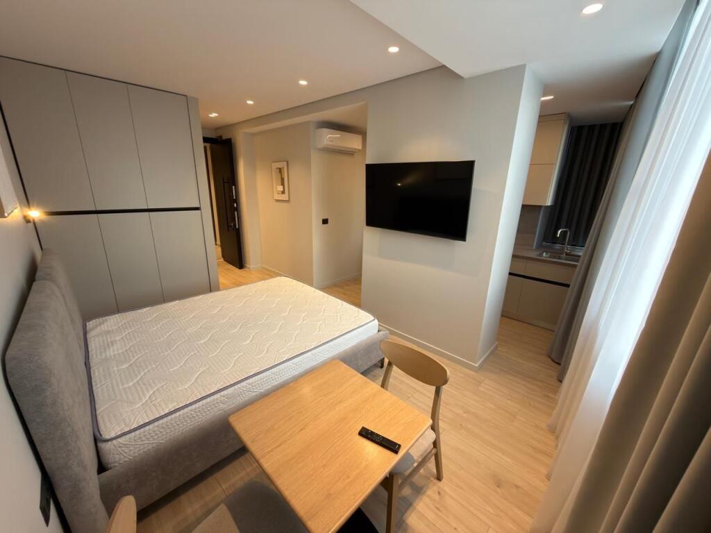 🏙️ Qira 3 Apartamente 📍 Qendër Tiranë, afër Pazarit të Ri