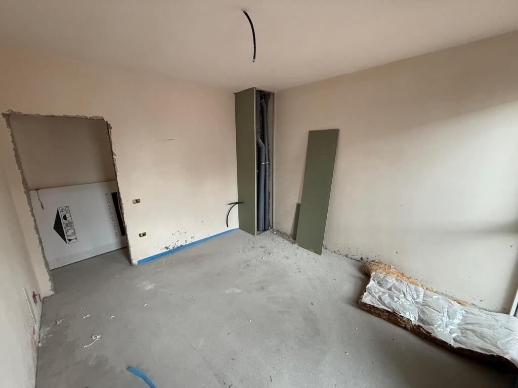 vendiamo Appartamento 2+1+2 a Bllok vicino a Piazza Willson