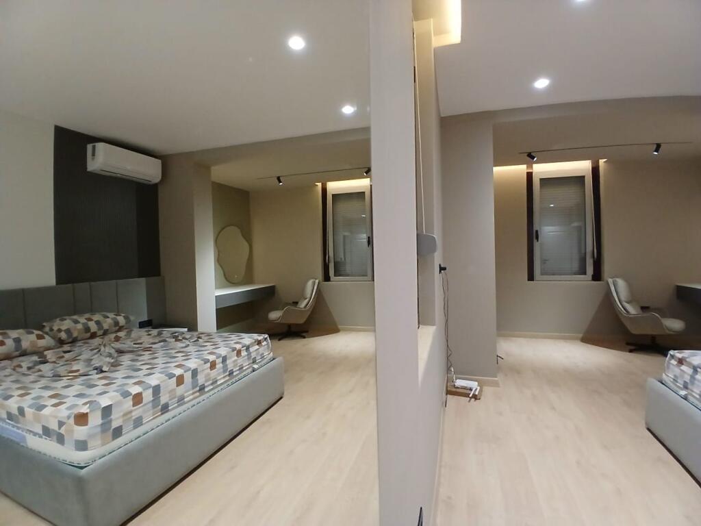 Jepet me qera  Apartment 3+1+2 tualete te Kodra e Diellit.