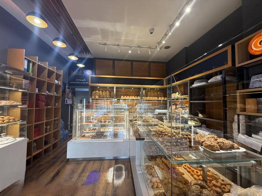 AL 21 DICEMBRE VENDIAMO UNITA' COMMERCIALE PIANO 0 FRONTE STRADA 310,000 €