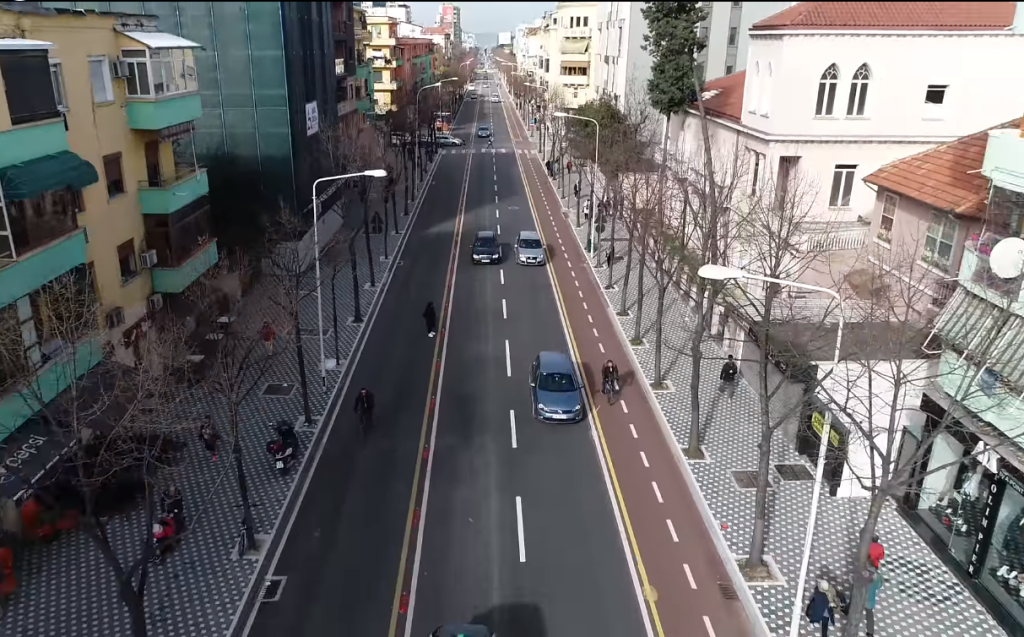 Ambjent per qira ne Rrugen e Durresit