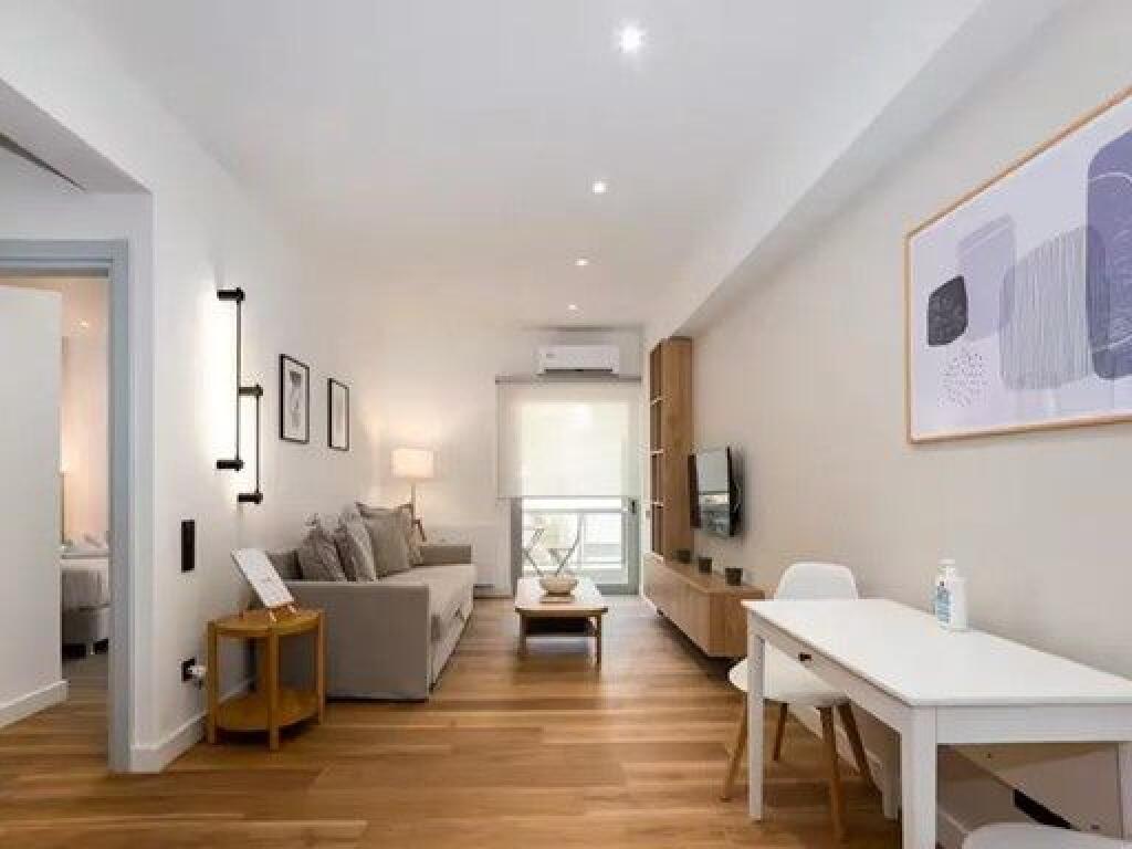 Apartament me qera 1+1 tek Rruga e Kosovareve (ID B2101321) Tirane