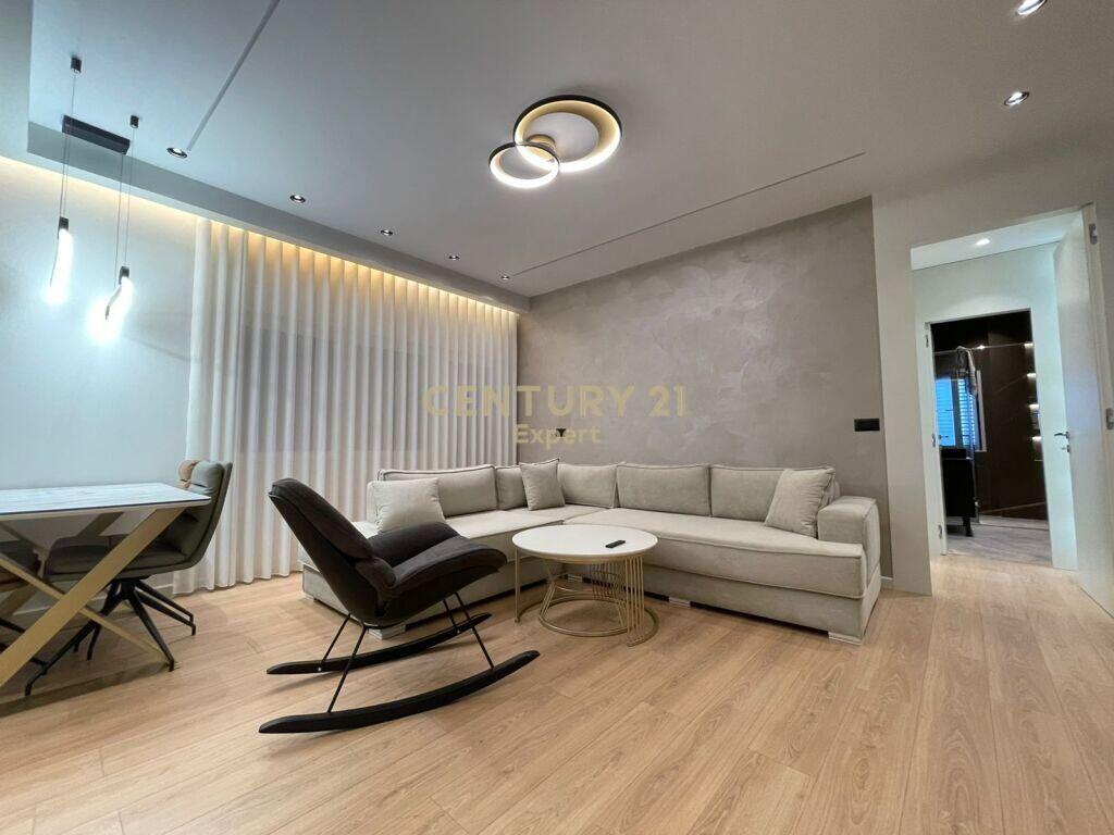 Apartament 1+1me post parkimi për qira në Rezidencën Lake Land në Farkë, Tiranë!