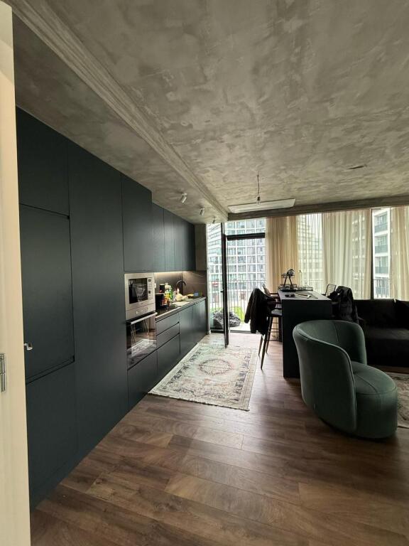 Rent apartment 2+1+2 with parking at Lake View Residences