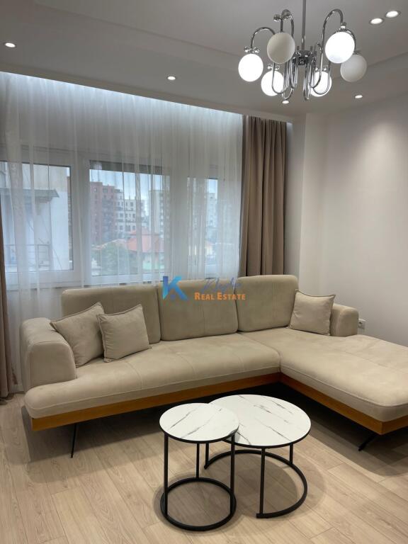 Apartament 2+1+Parkim per qira te Myslym Shyri, Rruga Him Kolli