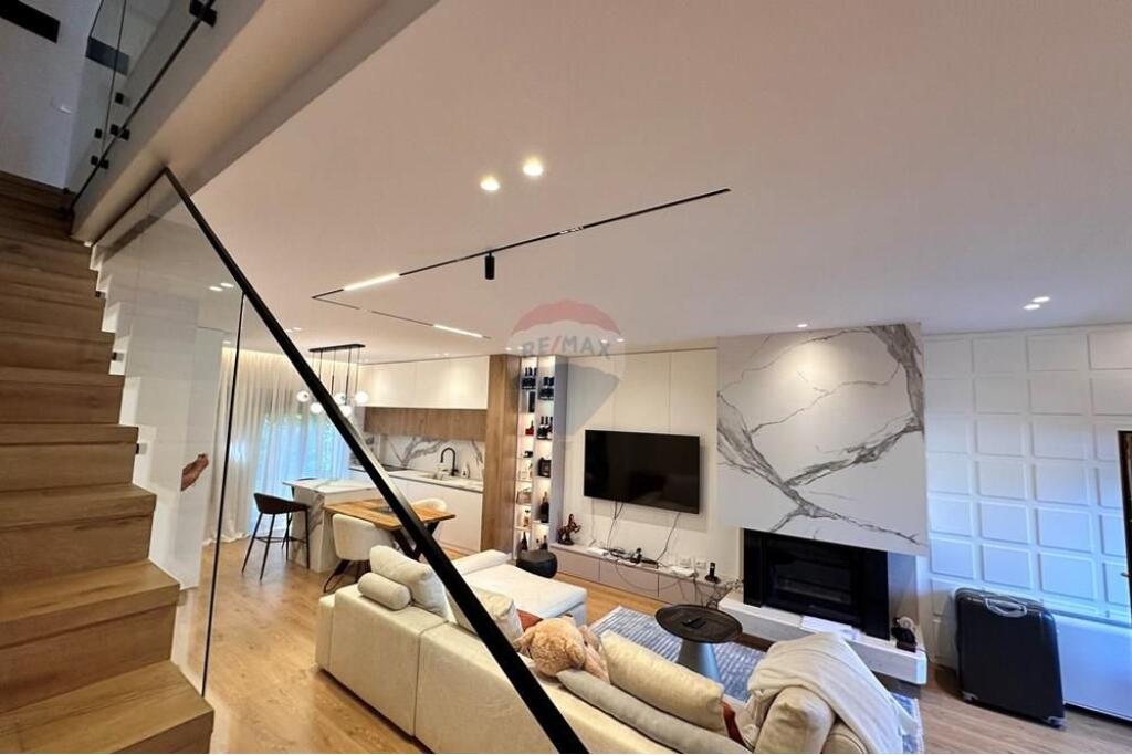 Vilë - Për Qira - Colombo 2, Tiranë