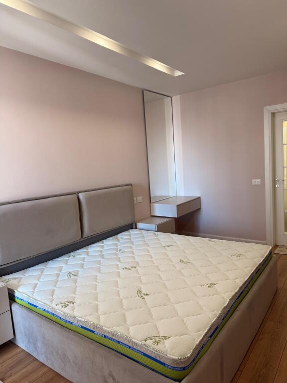 Apartament 2+1+2 per qira  përballë Stacionit të trenit - Durres.