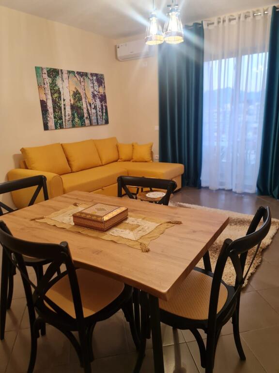 🏢In the Kristal Center area, near Bar Che Guevara, a furnished 2+1 apartment is for rent 500Euro