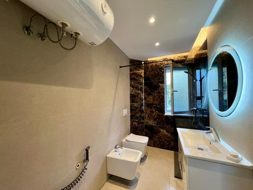 Jepet me qira apartament 1+1, përballë “Delijorgjit”, Tiranë.