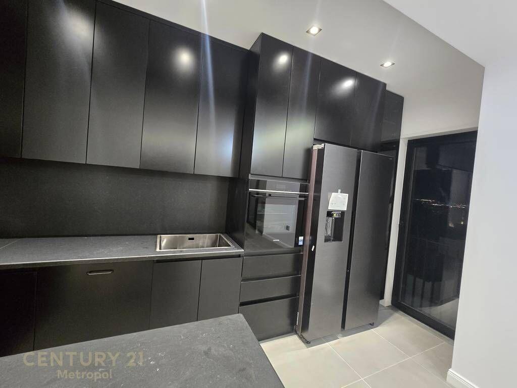 Japim me qira apartament modern 3+1+2 te Rezidenca Kodra e Diellit