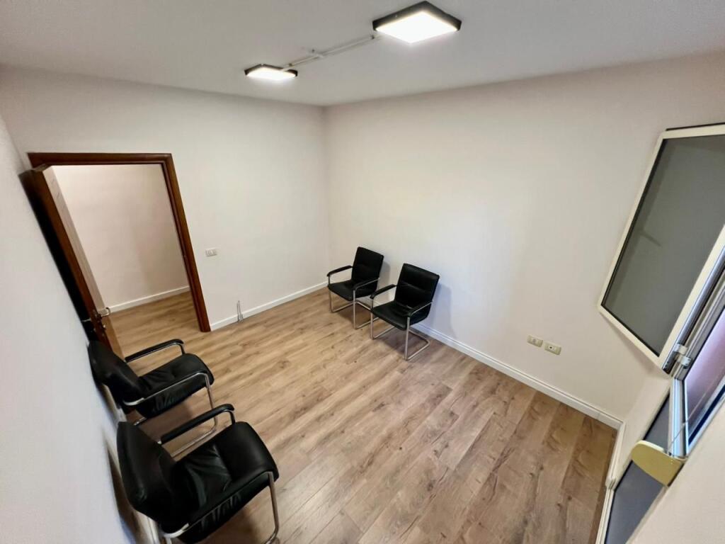 QIRA, ZYRË - 85 m2 te RRUGA KAVAJËS‼️