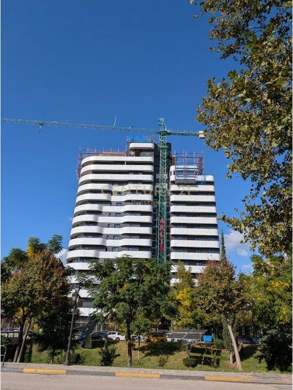 🏢 Vendesi in vendita Appartamento 2+1+2 a “Corner Residence”, Tirana – Investimento Premium