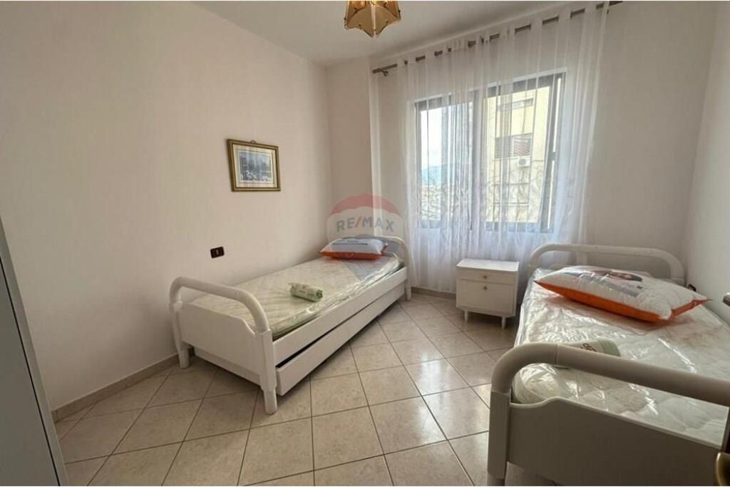 Apartment 2+1+2 for rent in Astir.