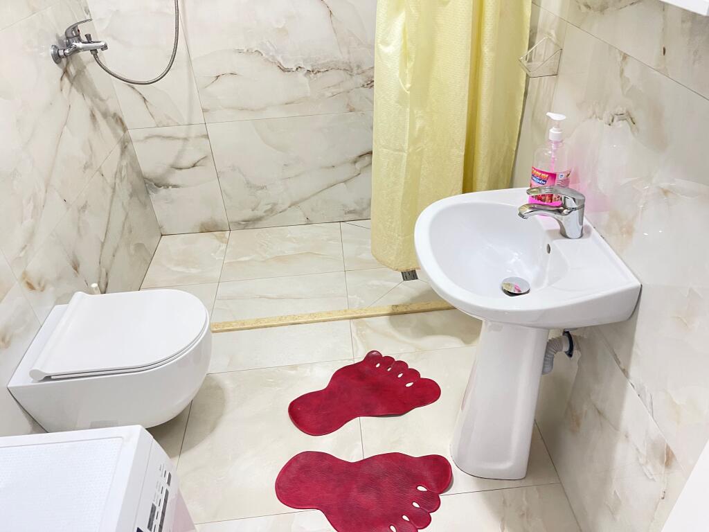 Apartament 2+1 me mobilim modern ne Unazen e Re, Astir.