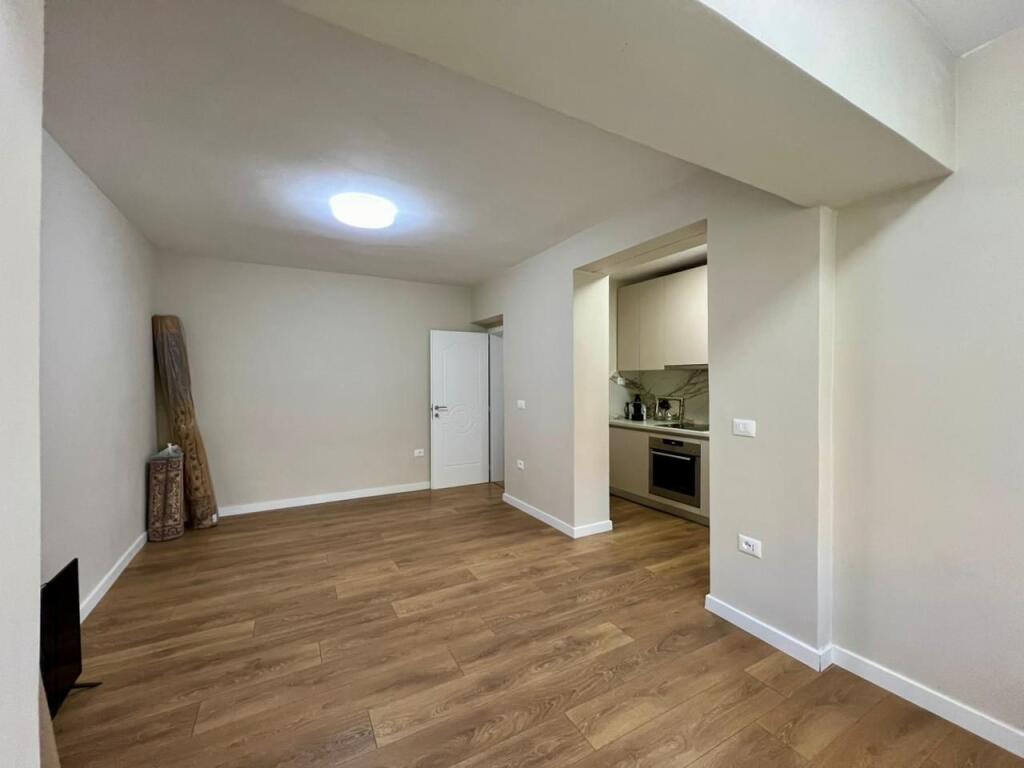 Jepet me qira apartament 1+1, përballë “Delijorgjit”, Tiranë.