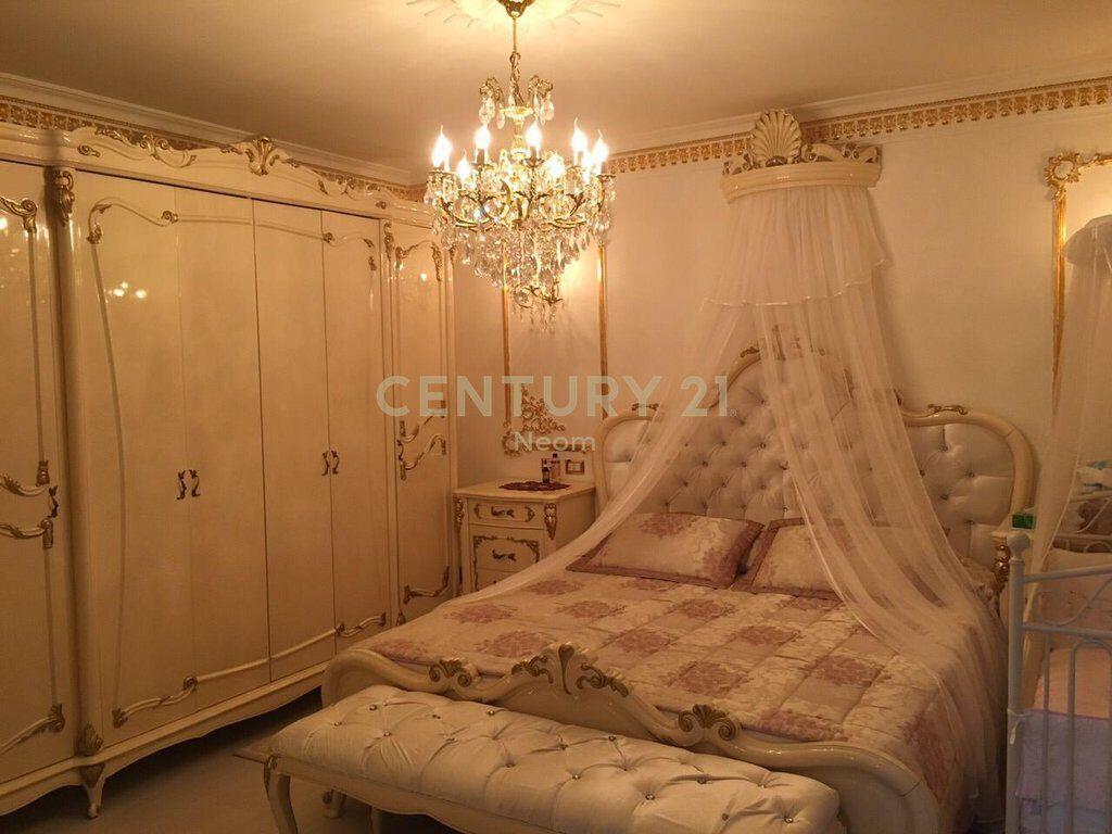 FOR SALE APARTMENT 2+1+2, COLOMBO COMPLEX, DRY LAKE 400,000 €