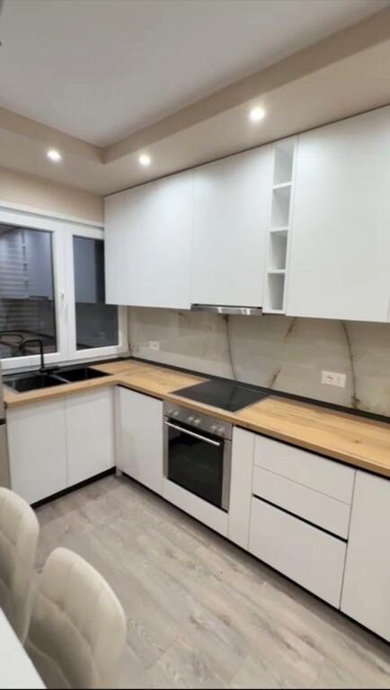 🏢Rruga Jordan Misja,prane Pasticeri Valencia  jepet me qera apartament 1+1,i mobiluar.: 65,000Leke