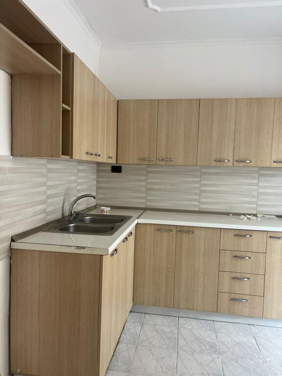 Jepet me qera 2+1 te Myslym Shyri