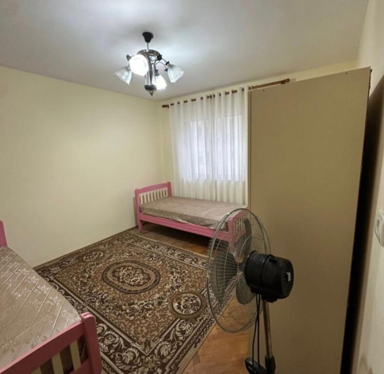 Apartament 3+1 me qira prane Fakultetit te Shkencave!