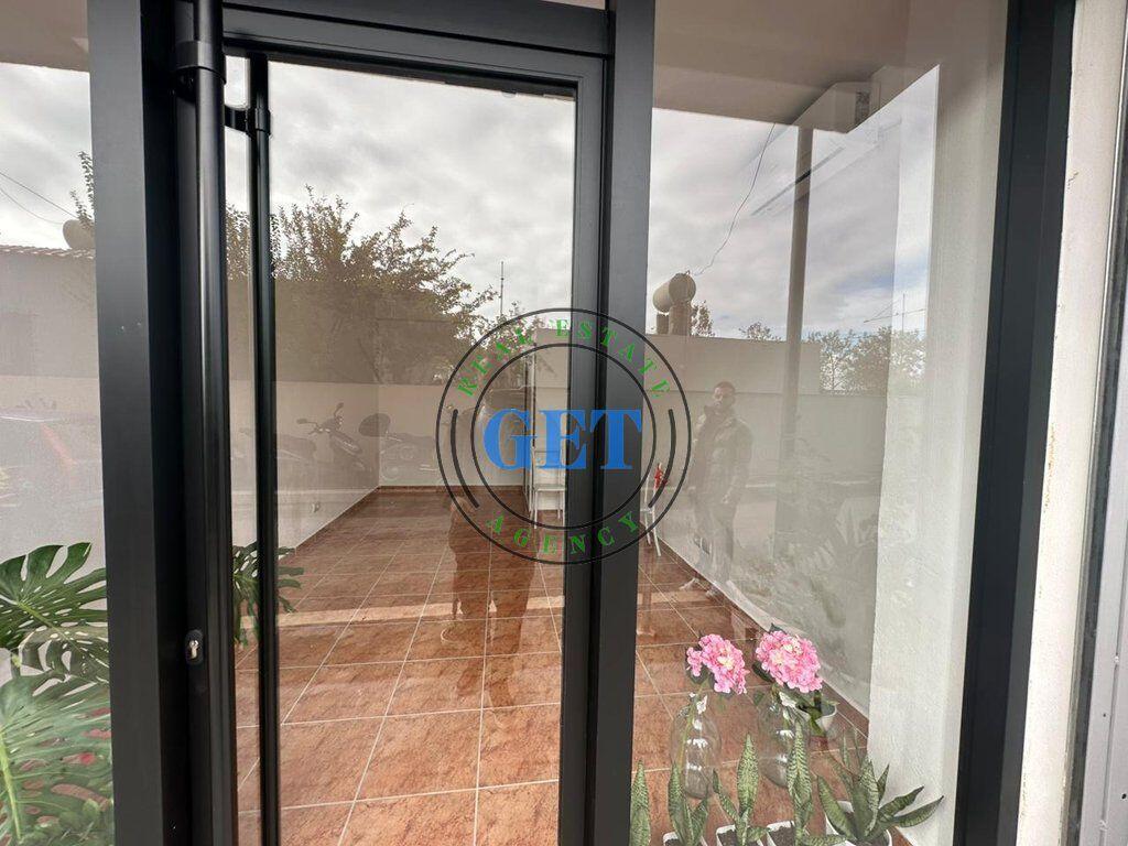 Qira, Ambient biznesi Rruga e re e portit,Durres