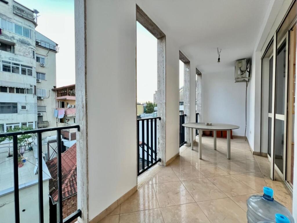 QIRA, ZYRË - 85 m2 te RRUGA KAVAJËS‼️