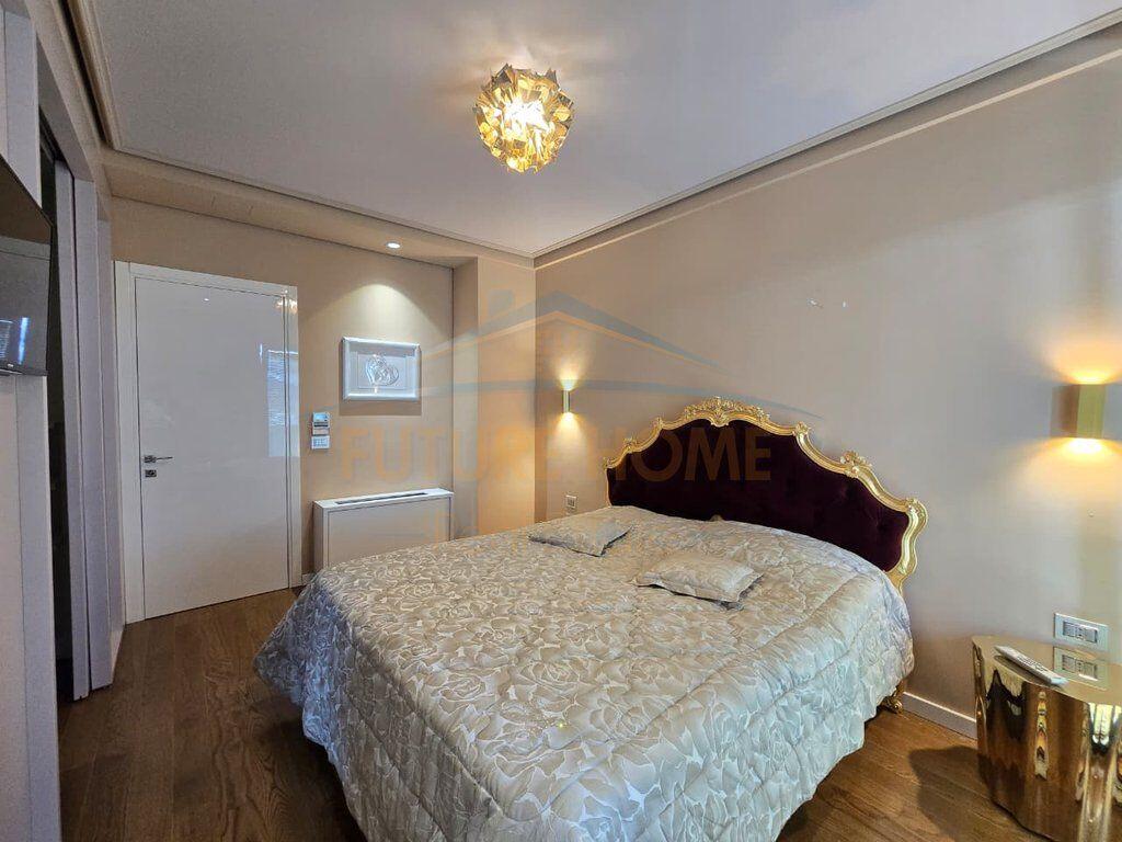 For sale, Apartment 2+1+2+ 2 parking spaces, Center, Tirana.