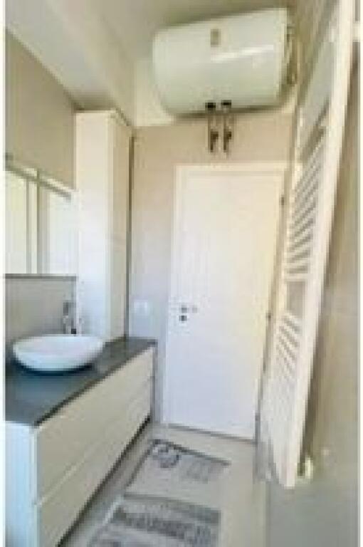 Apartament super 2+1 në rrugën Kavajes me 700€