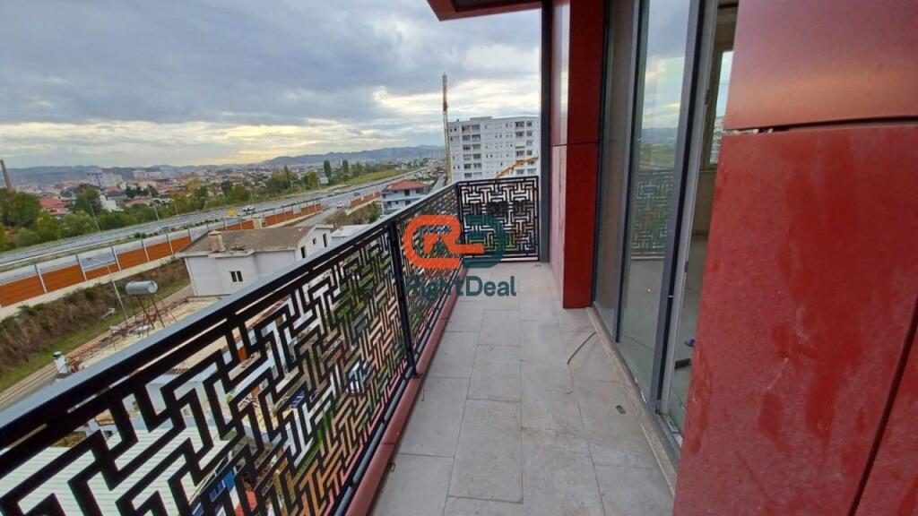 Tek Golden Hands Ne Paskuqan, Shitet Super Apartament 2+1+2, Me Planimetri Perfekte!!