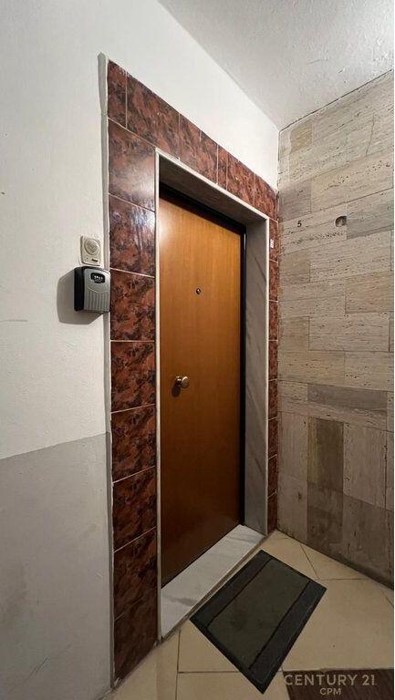 TE KAFE FLORA JAPIM APARTAMENT 2+1 ME QIRA 600 € /Muaj