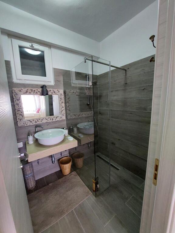 Vendesi Appartamento Moderno 2+1+2 – Kodra e Diellit, Tirana