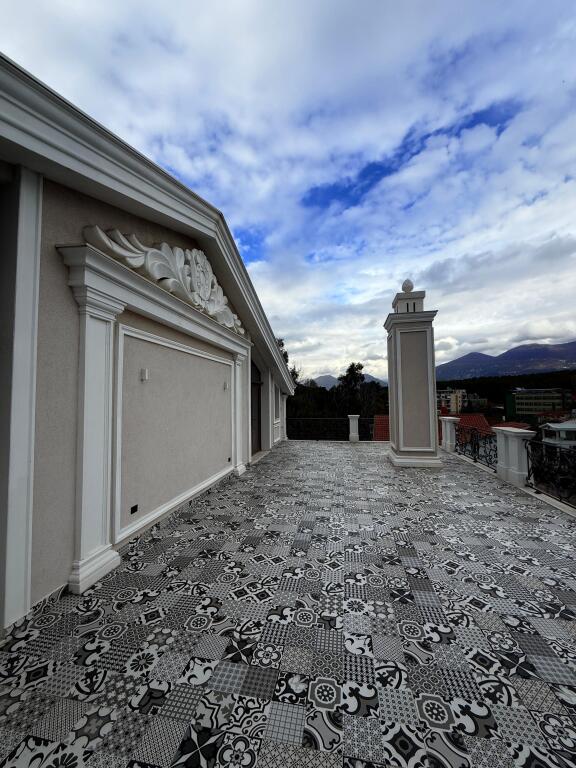 🏡 2 Adjacent Villas for Rent – Sauk, near the Brigades Palace