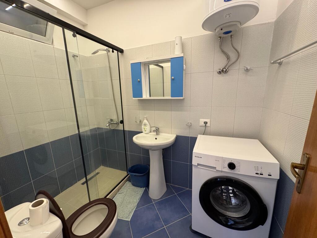 Jepet apartament me qera 1+1