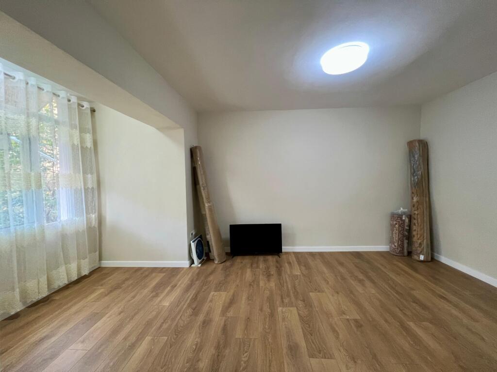 Jepet me qira apartament 1+1, përballë “Delijorgjit”, Tiranë.