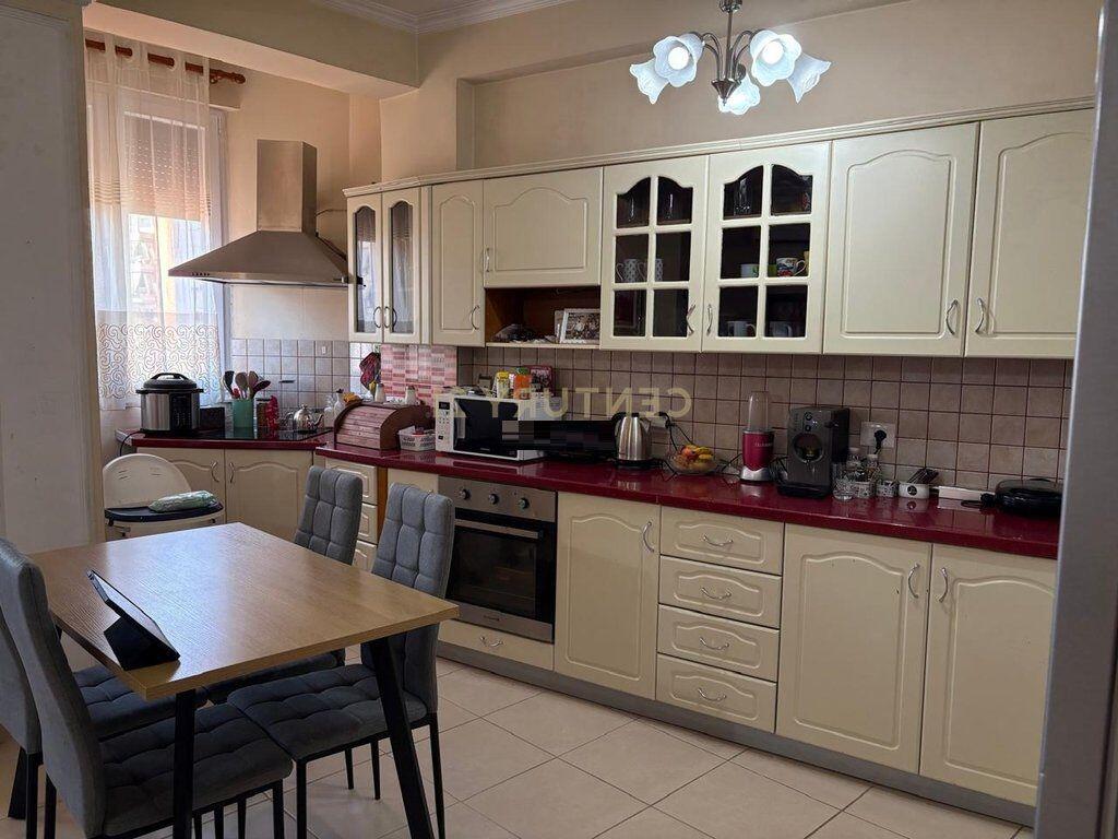 Apartament 2+1 te Shkolla e Kuqe