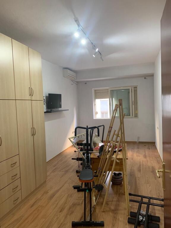 Jepet Me Qera Apartament 2+1+1 Ballkon