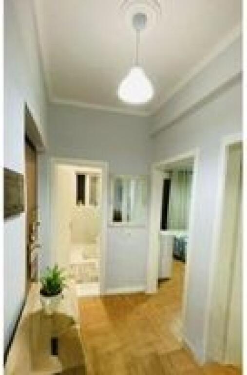 Apartament super 2+1 në rrugën Kavajes me 700€