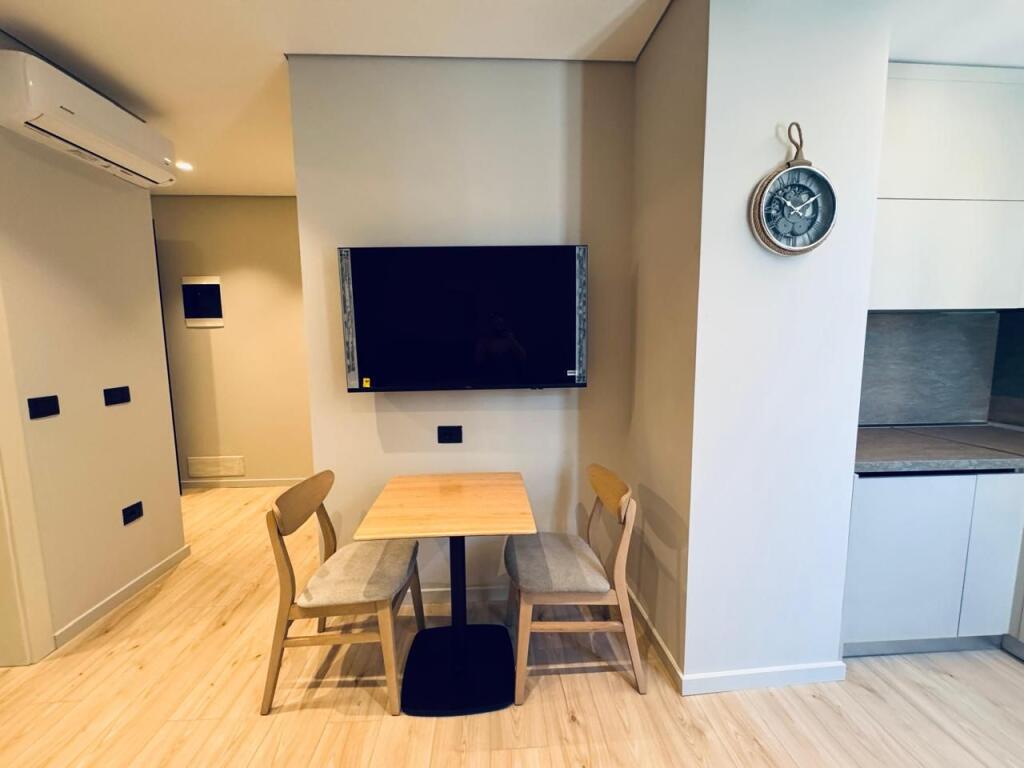 🏡 Jepet 3 Garsoniere per Airbnb me qira prane Qendres