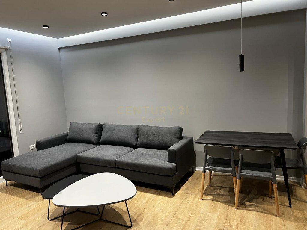 APARTAMENT 1+1 PER QIRA TEK TRIO TOWER !!