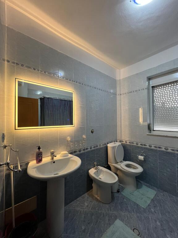 Jepet me qira apartament 2+1 mbrapa Ambasades Amerikane!