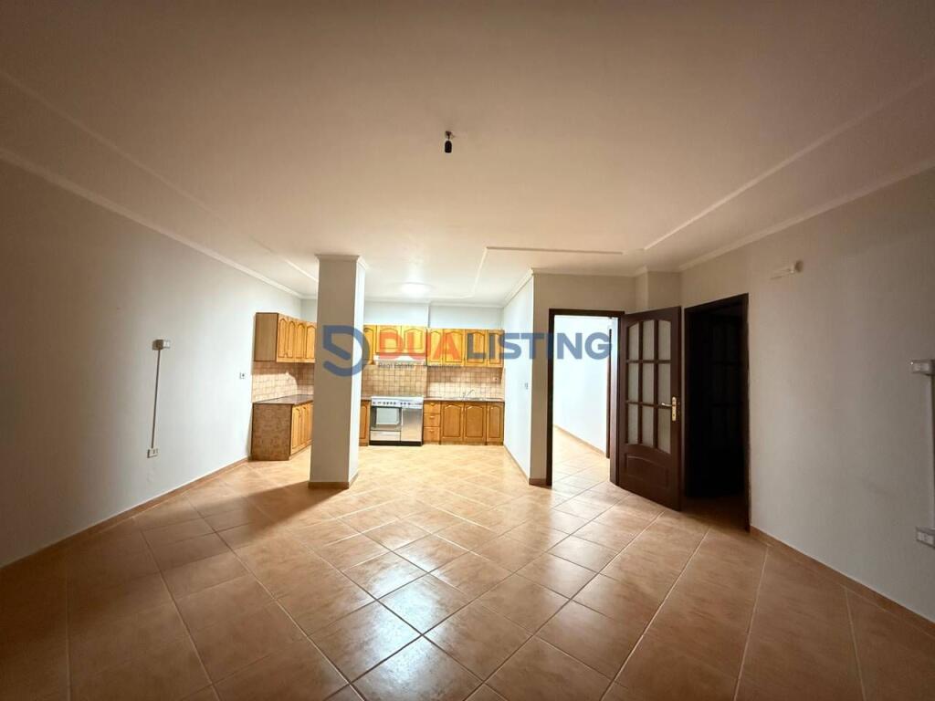 Ofrojme zyre 178m2 me qira tek Sheshi Willson!