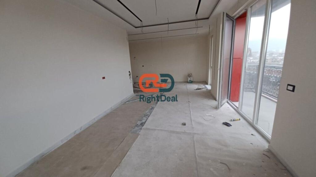 Tek Golden Hands Ne Paskuqan, Shitet Super Apartament 2+1+2, Me Planimetri Perfekte!!