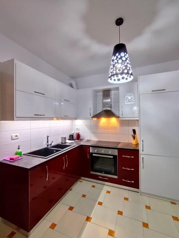 Shitet Apartament me pamje anesore nga deti ne rrugen ''Butrinti''