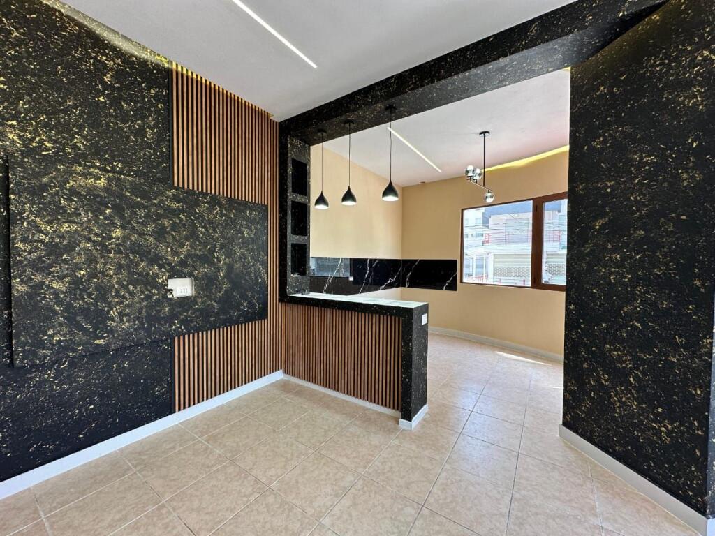 APARTAMENT 3+1 PER SHITJE NE PLAZH, PRANE SHKOLLES BAJRAM CURRI