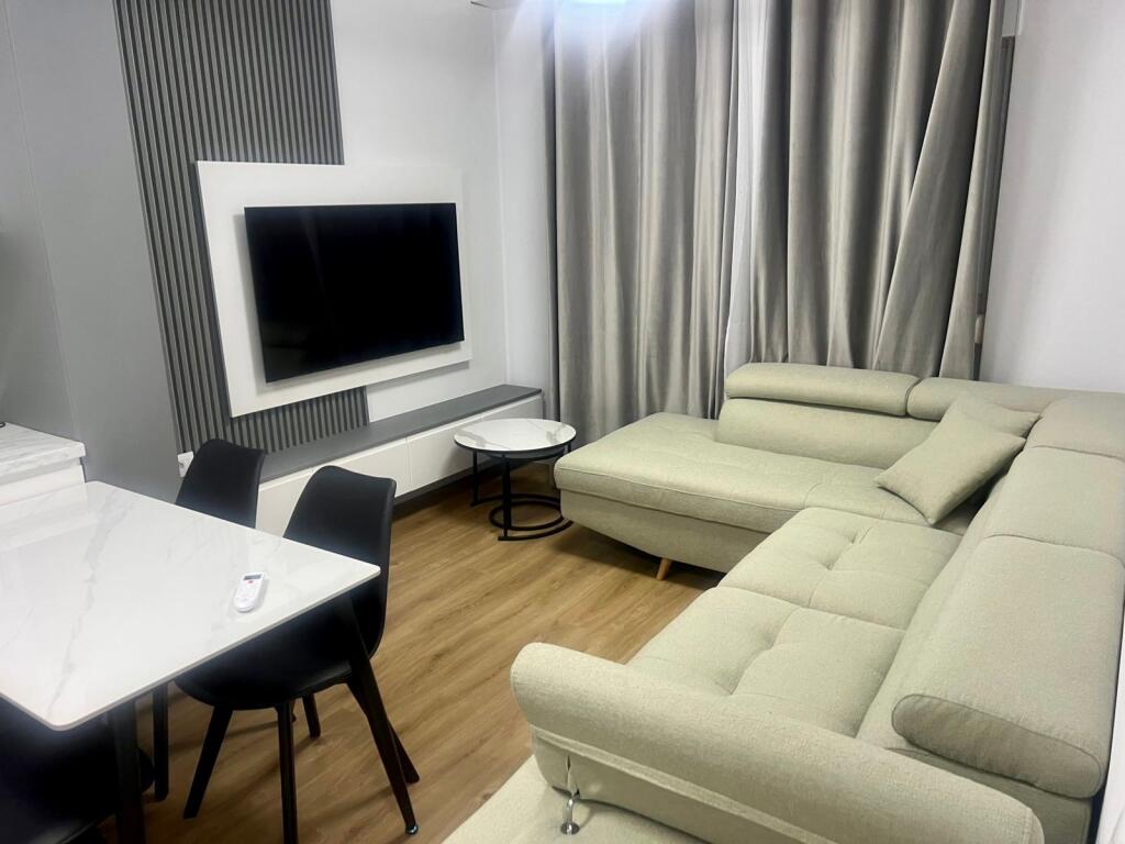 📣 AFFITTO SUPER Appartamento 1+1 📍 Complesso Kaimi, Ali Dem 🛣️ Via "Pasho Hysa" ✨