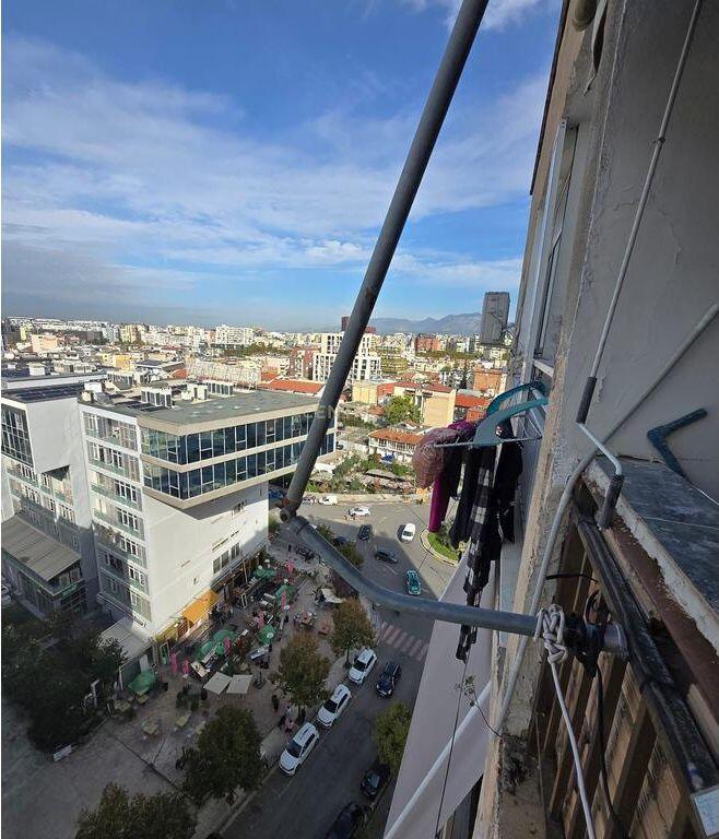 Jepet me qira 2+1 tek Komuna e Parisit