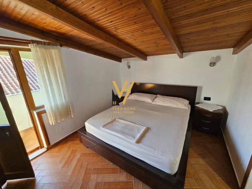 JEPET HYRJE VILE ME QIRA TE VILAT GJERMANE 80.000 LEKE