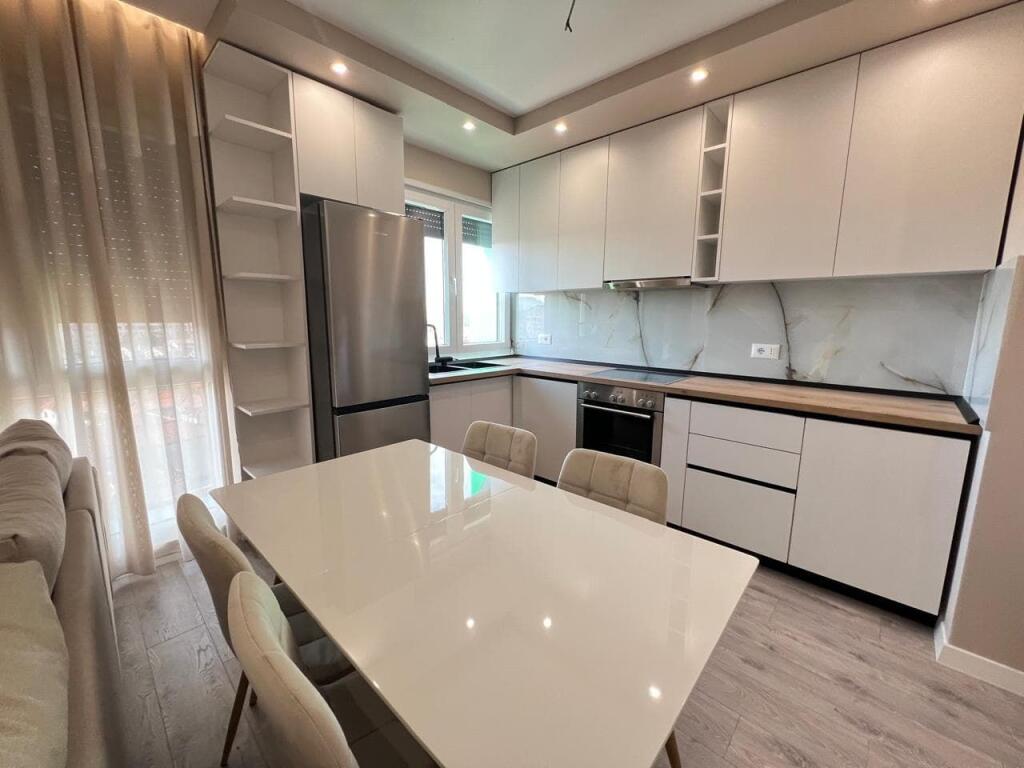 Appartamento In Affitto 1+1 in Via Jordan Misja (ID B2101324) Tirana