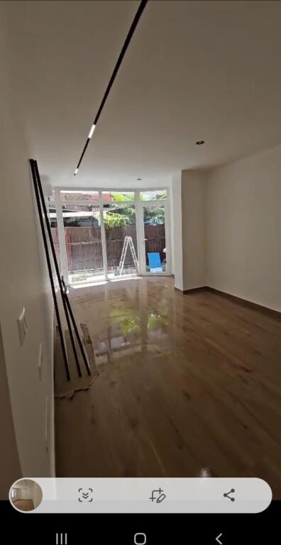 AMBIENT BIZNESI ME QERA 50 M2 RRUGA BARDHYL 50.000 LEKE