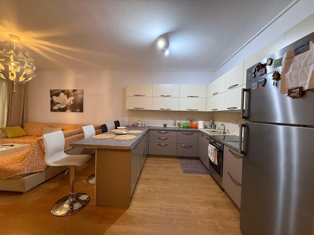 Apartament 2+1  me qira ne Astir