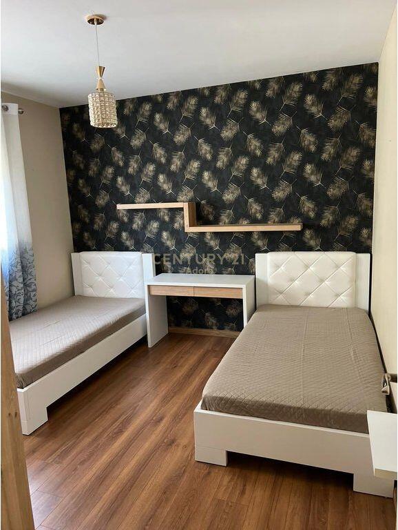 Apartment 2+1+2 for Rent at the Botanical Garden, Tirana